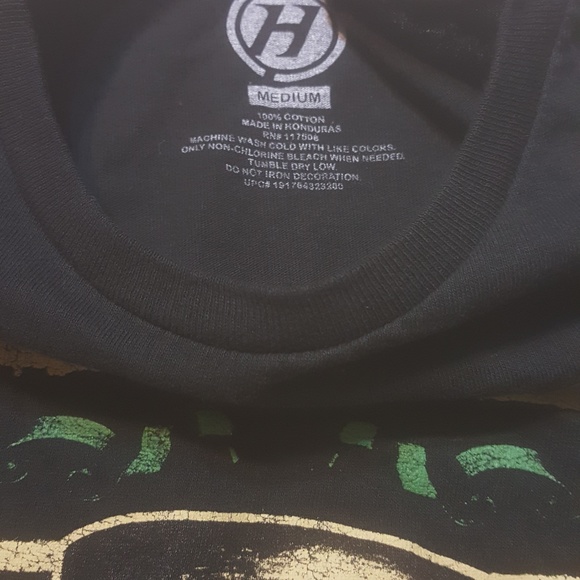 Ireland, Born Lucky, Skull with Top Hat T-Shirt - Picture 3 of 7